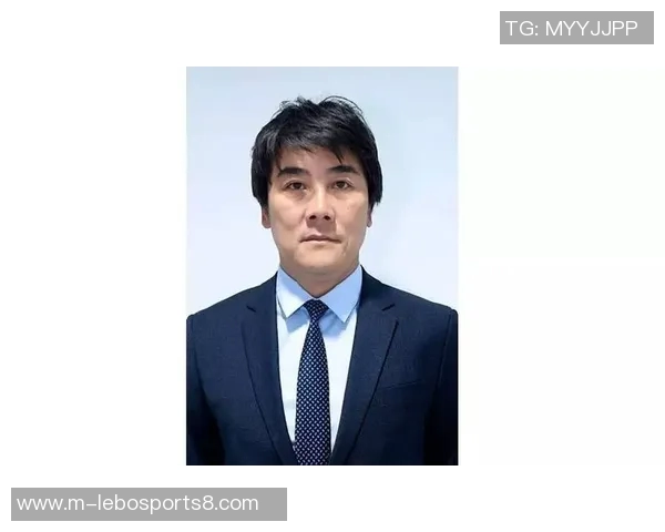 足球运动员李明的传奇人生与职业生涯背后的故事与成就分析